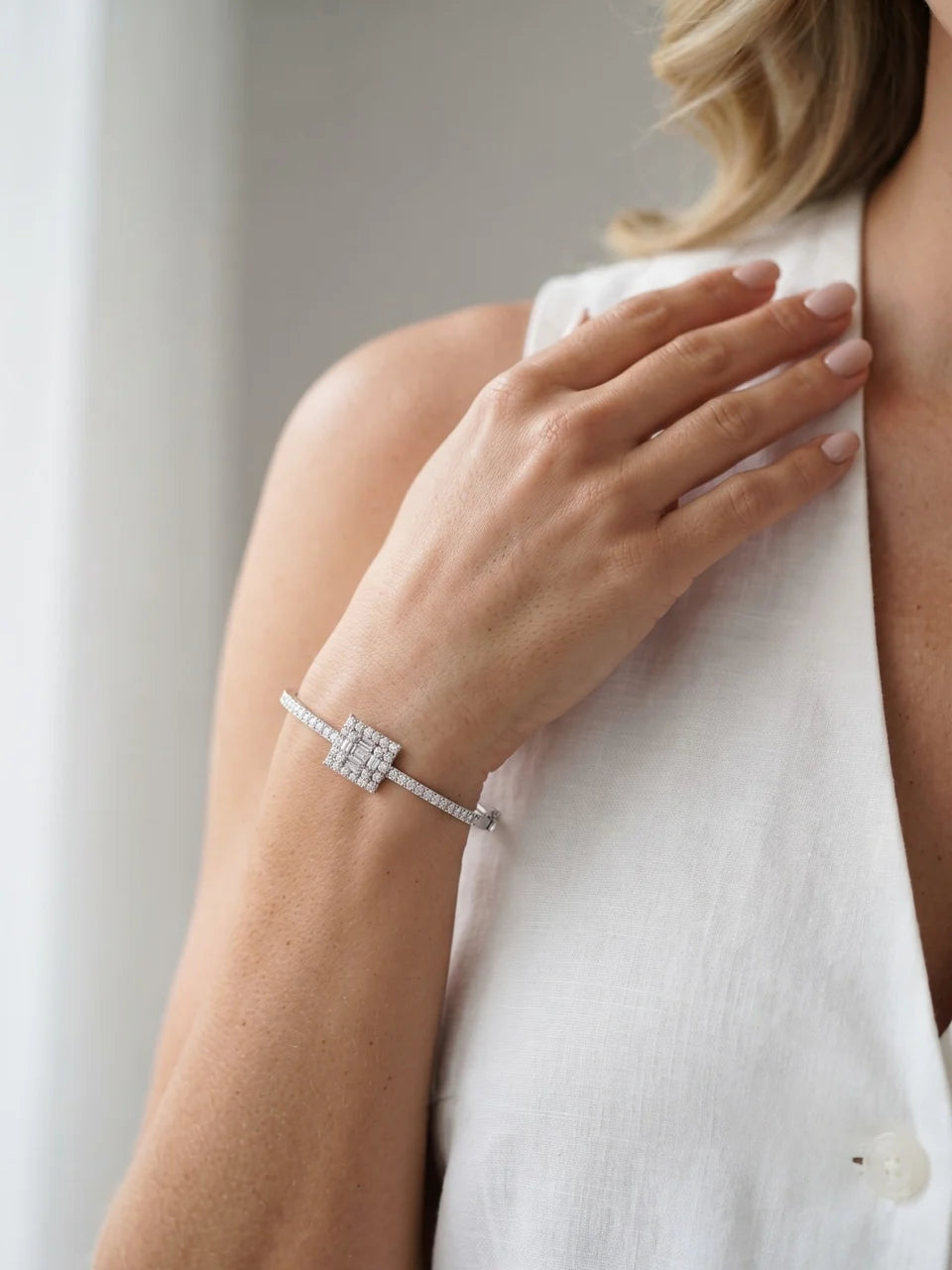 925 Silver Aurora Emerald Halo Bracelet for Women