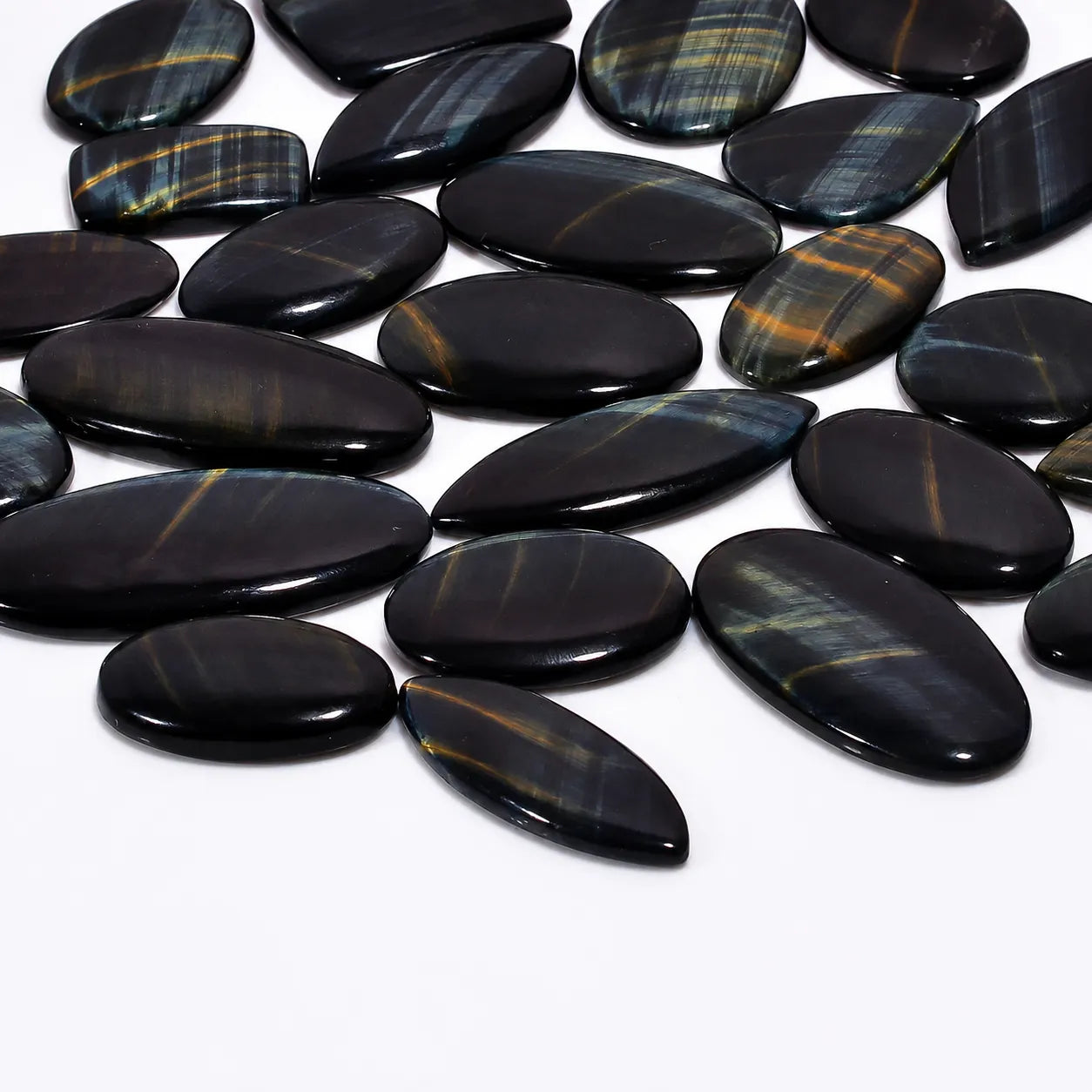 100–5000 Cts Black Tiger Eye Cabochon