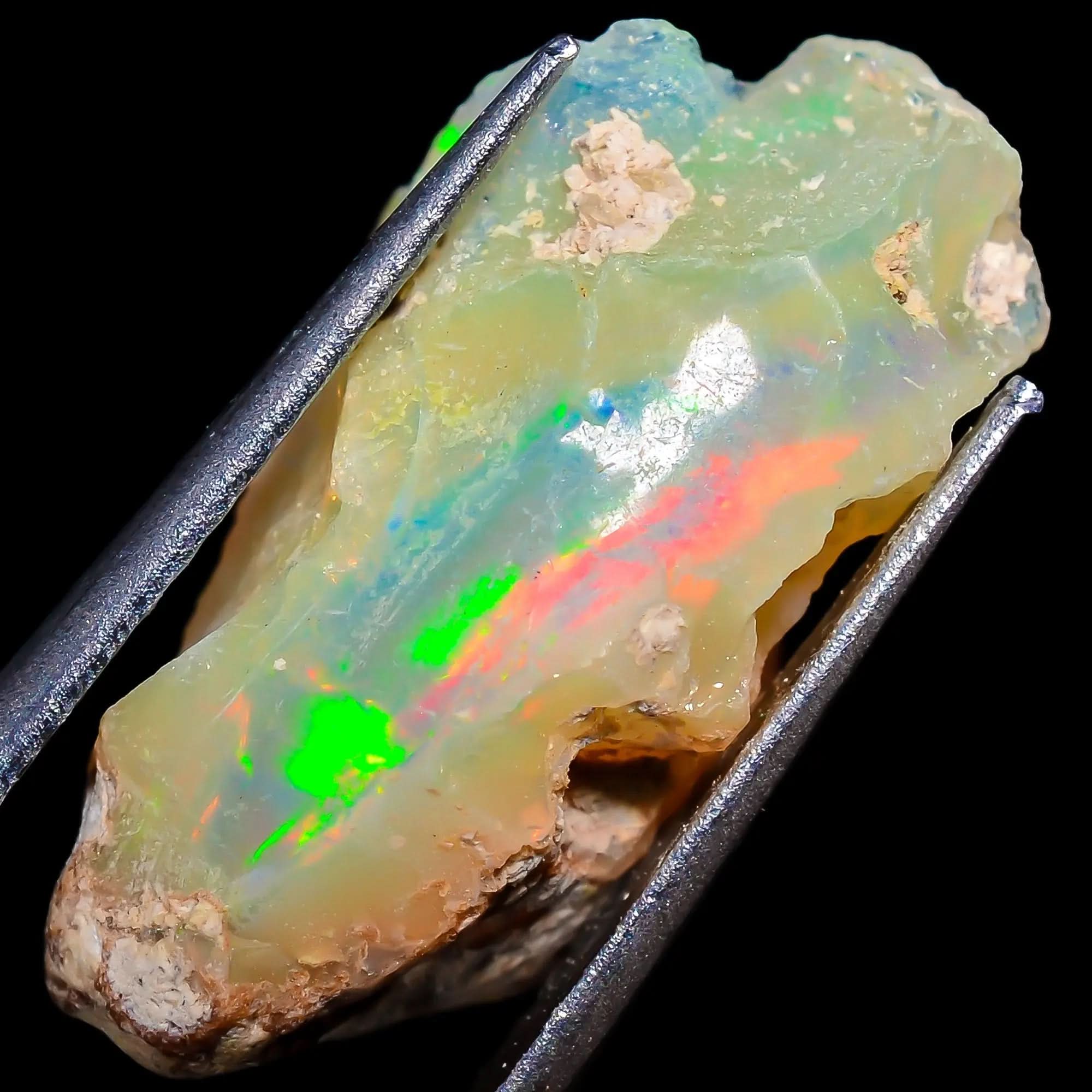 6 Ct Ethiopian Raw Opal (Approx. 15x14x13 mm to 26x16x9 mm)

