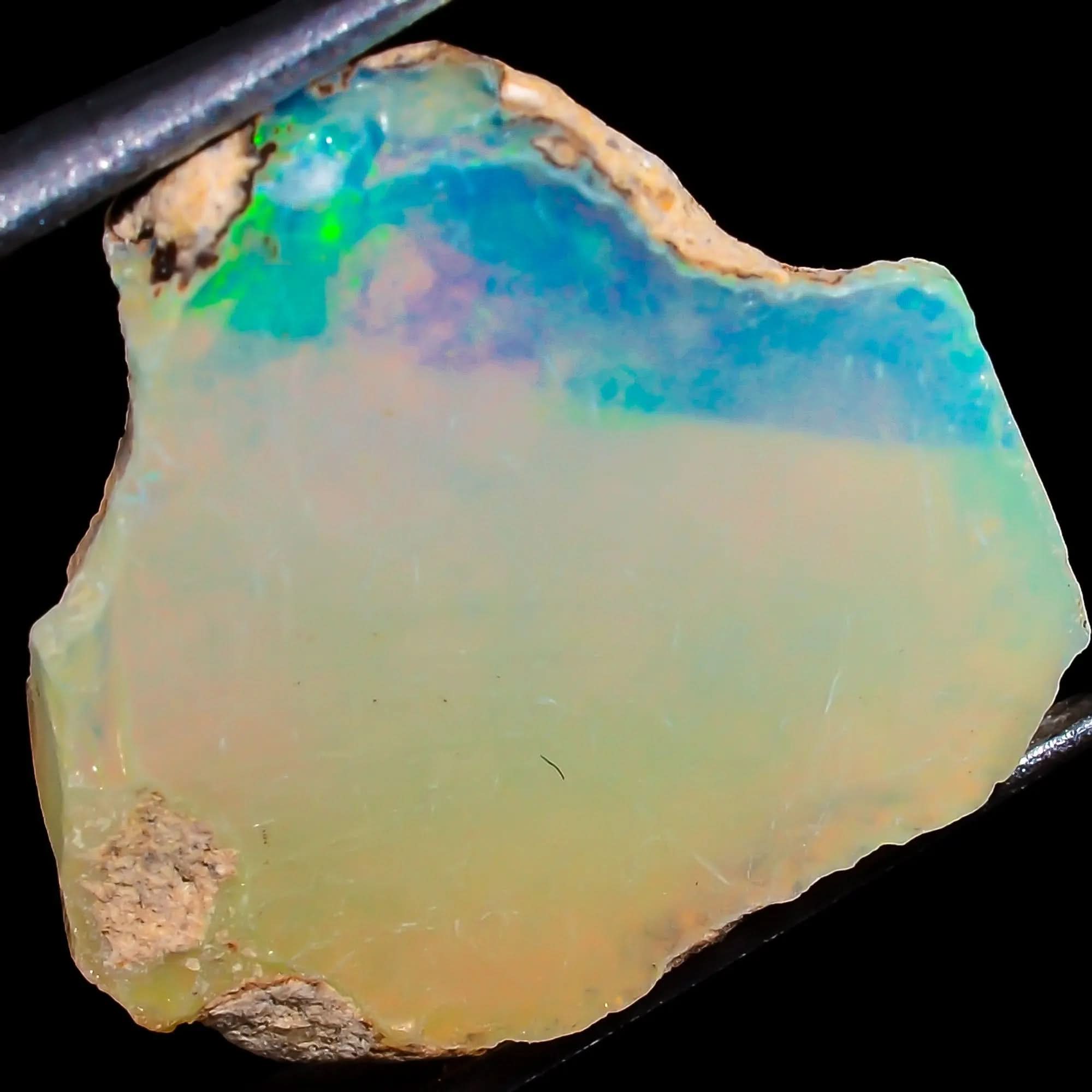 5.00 Ct rough stone 

