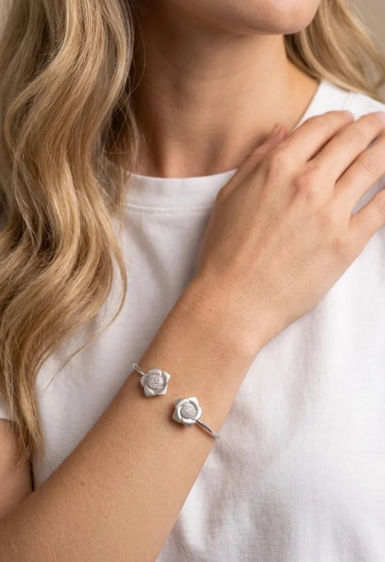 925 Sterling Silver Floral Bracelet, Dainty Love Bracelet, Minimalist Jewelry for Women, Gift for Girlfriend, Bridesmaid Gift