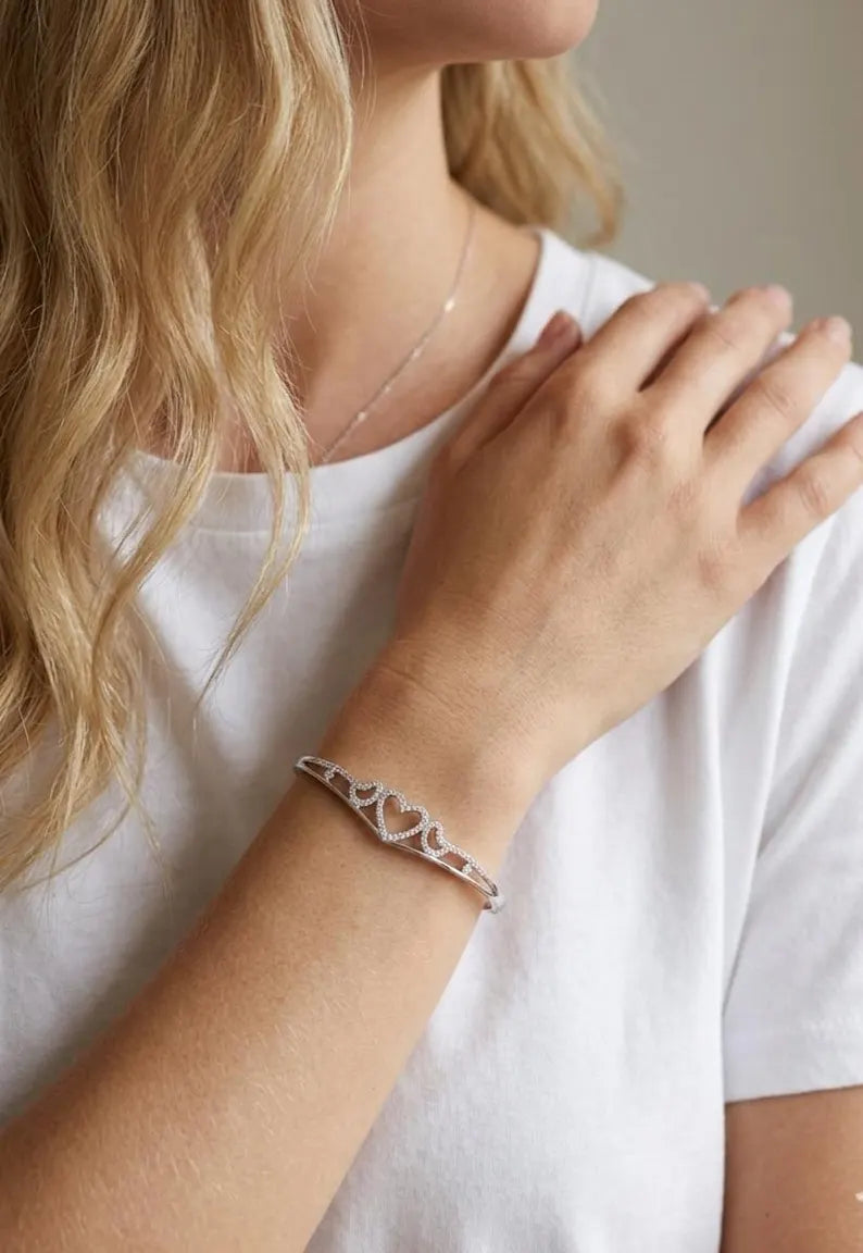 925 Sterling Silver Heart Bracelet, Dainty Love Bracelet, Minimalist Jewelry for Women, Gift for Girlfriend, Bridesmaid Gift