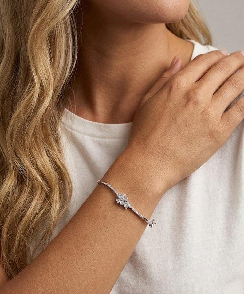 Sterling Silver 925 Zircon Flower Bangle, zircon Floral Stone Bracelet, Minimalist Luxury Jewelry,Gift For Her ,Bridemaids Gift