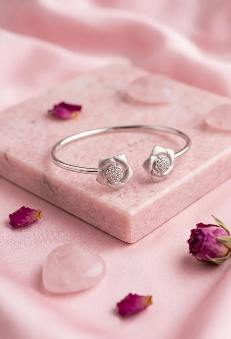 925 Sterling Silver Floral Bracelet, Dainty Love Bracelet, Minimalist Jewelry for Women, Gift for Girlfriend, Bridesmaid Gift