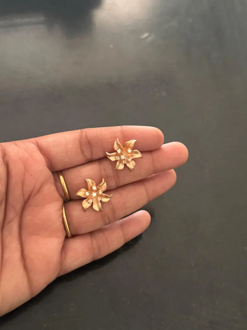 A Five-Petal Flower Stud Earrings for Women, Hand-Finished in 925 Sterling Silver with a CZ Center